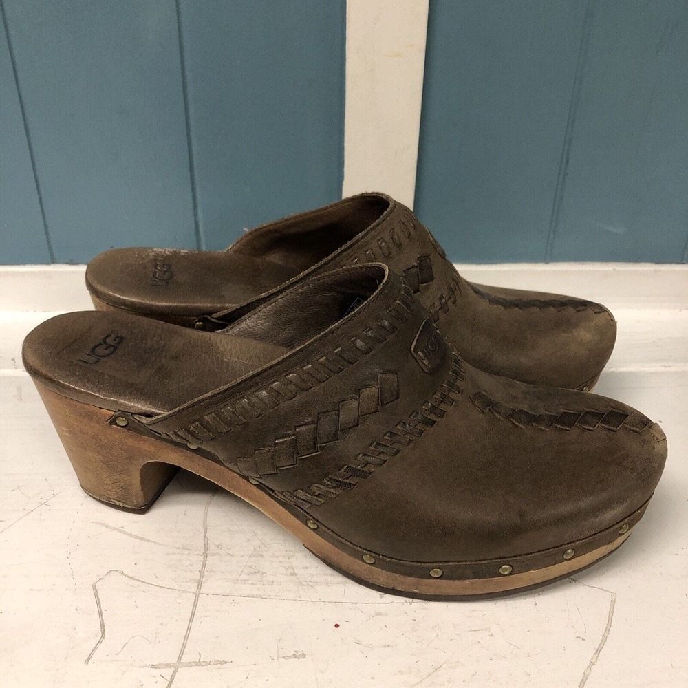 UGG‎ Women's Size 9 Slip On Clogs, Tan Brown Clogs With Wooden Heels - Picture 4 of 9